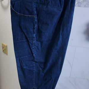 Size 2X 18W Blue Denim Capri with elastic waist. Very comfortable and cool. 18$